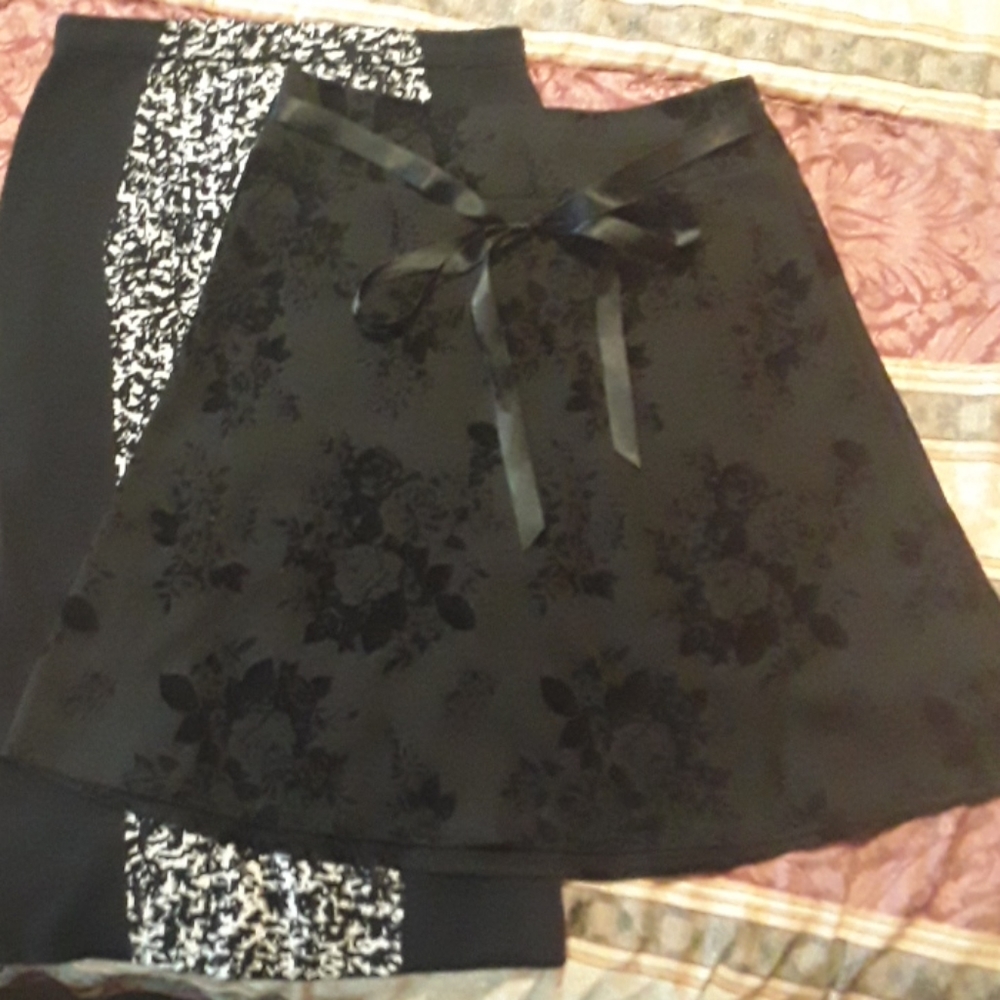 Lot of two skirts